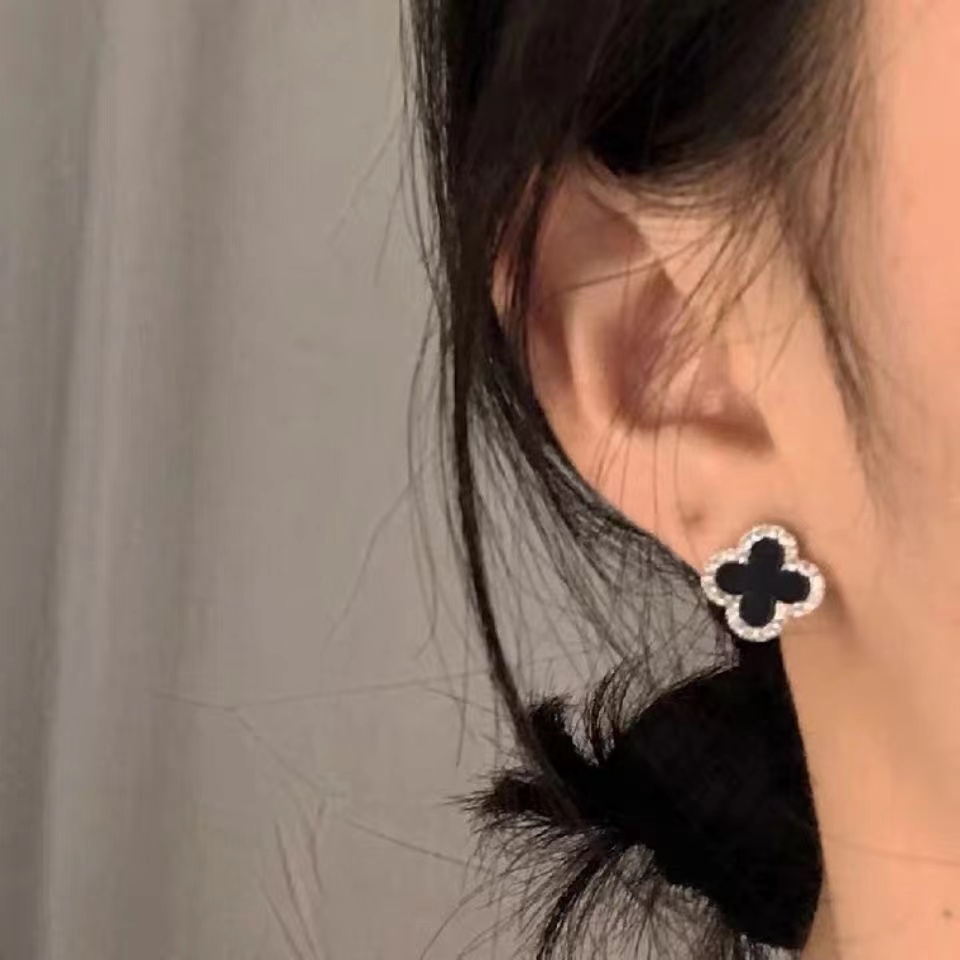 铜合金玻璃耳饰 新款韩版气质简约小巧精致设计感四叶草网红耳钉