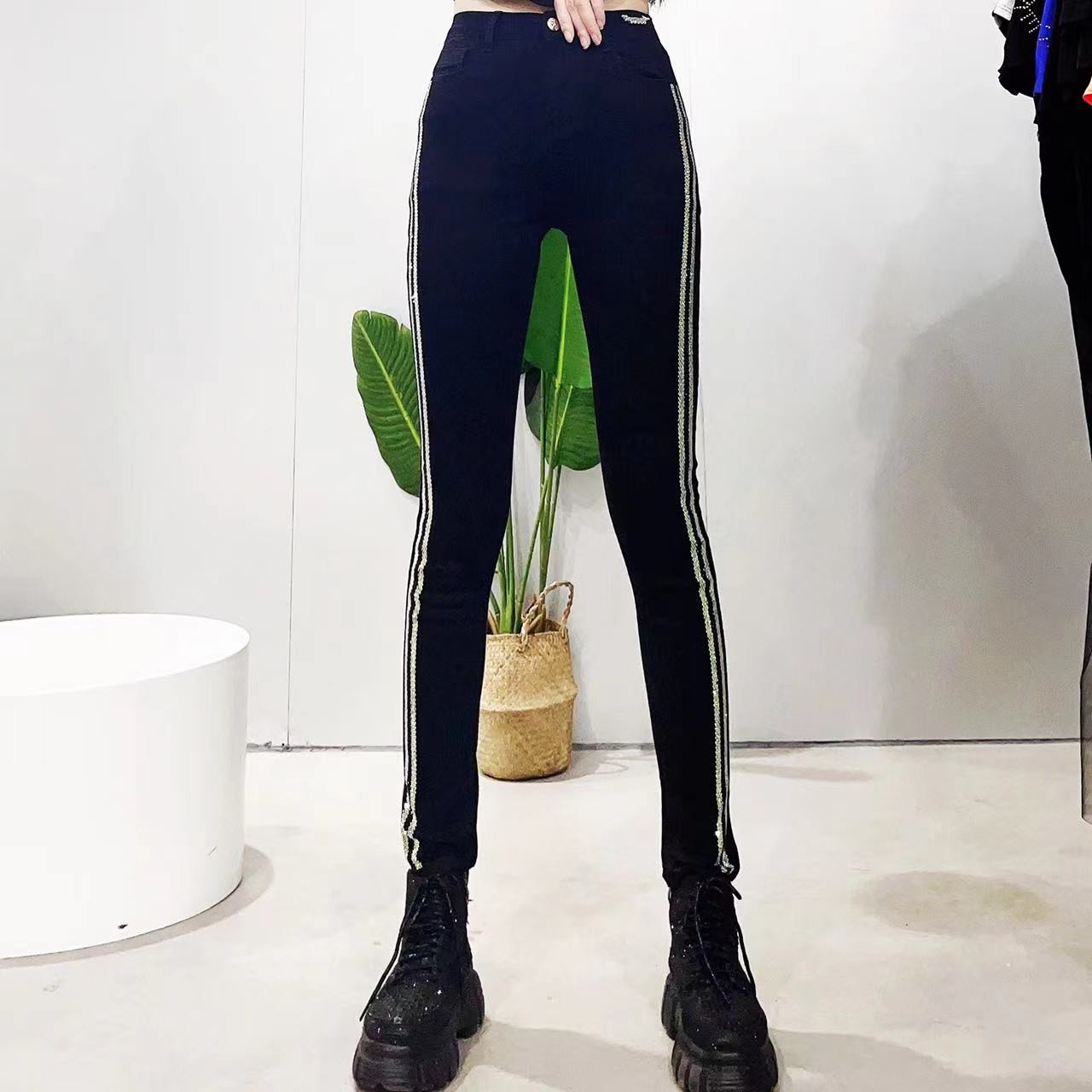 丽丽家 侧边烫钻牛仔裤女重工烫钻小脚裤潮