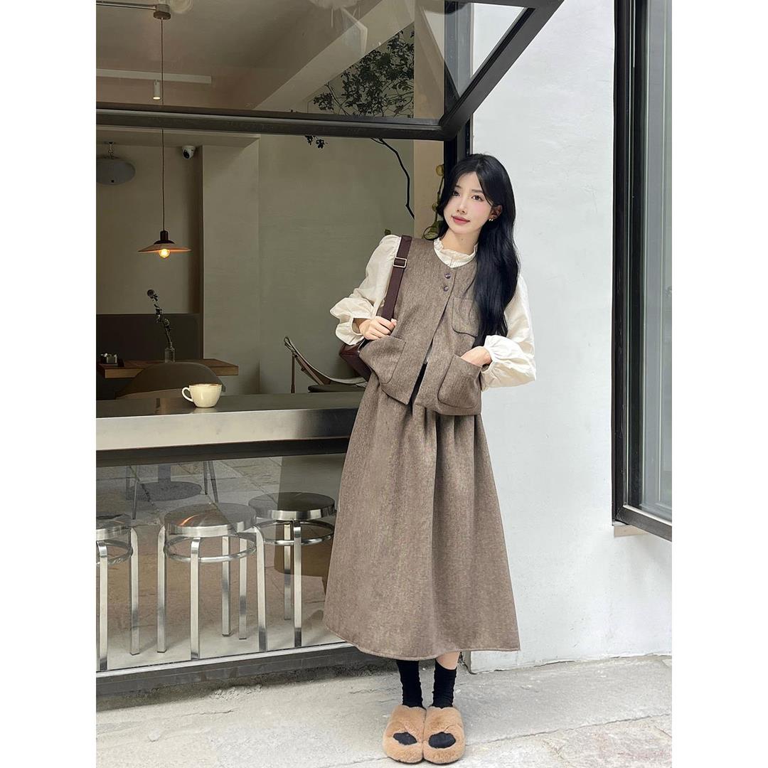 秋装搭配一整套时尚减龄复古学院风马甲衬衫半身裙套装洋气三件套