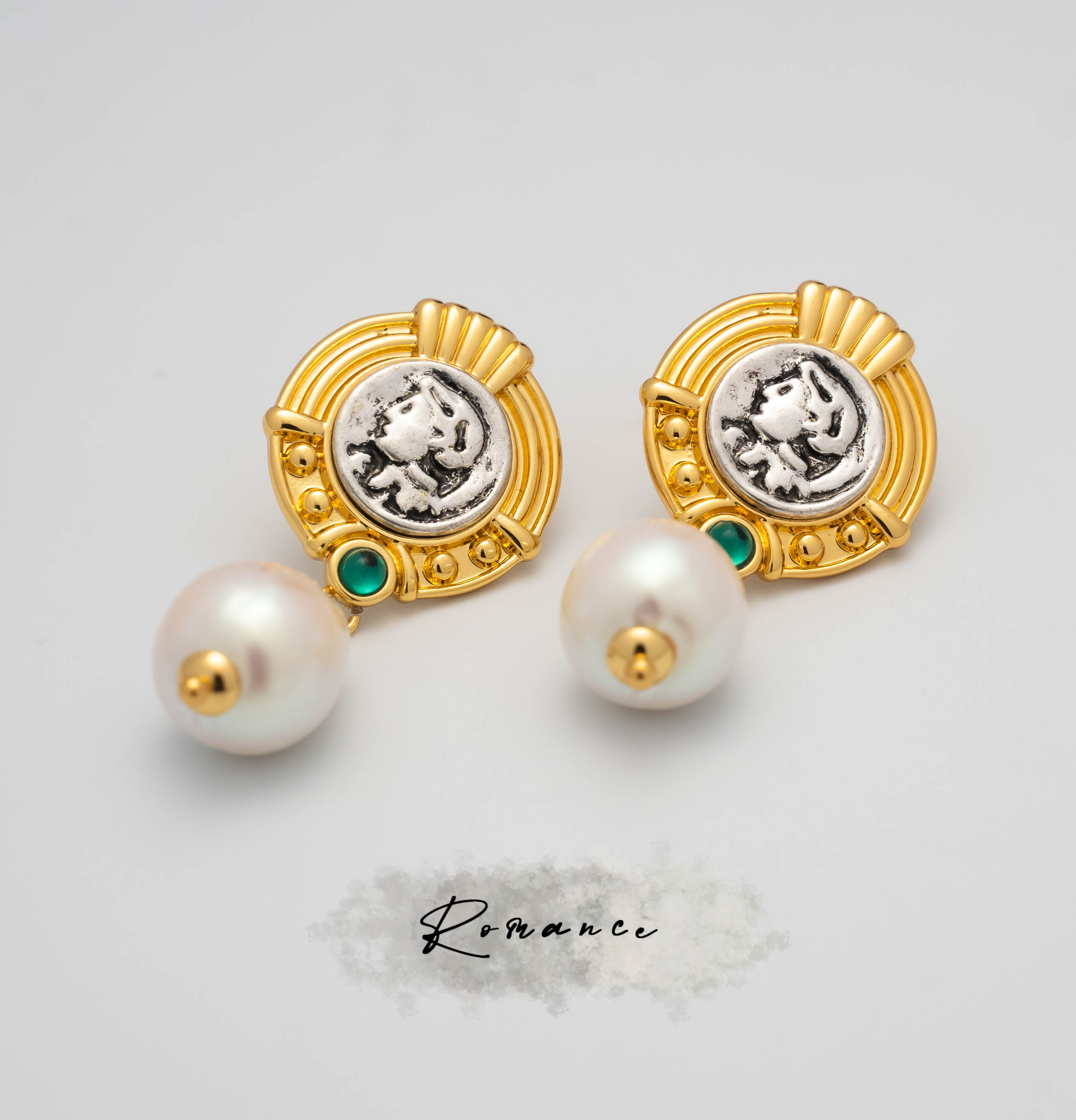 铜合金耳饰 QD-3190-人头珠珠耳钉-气质 复古 女王 古风 轻奢