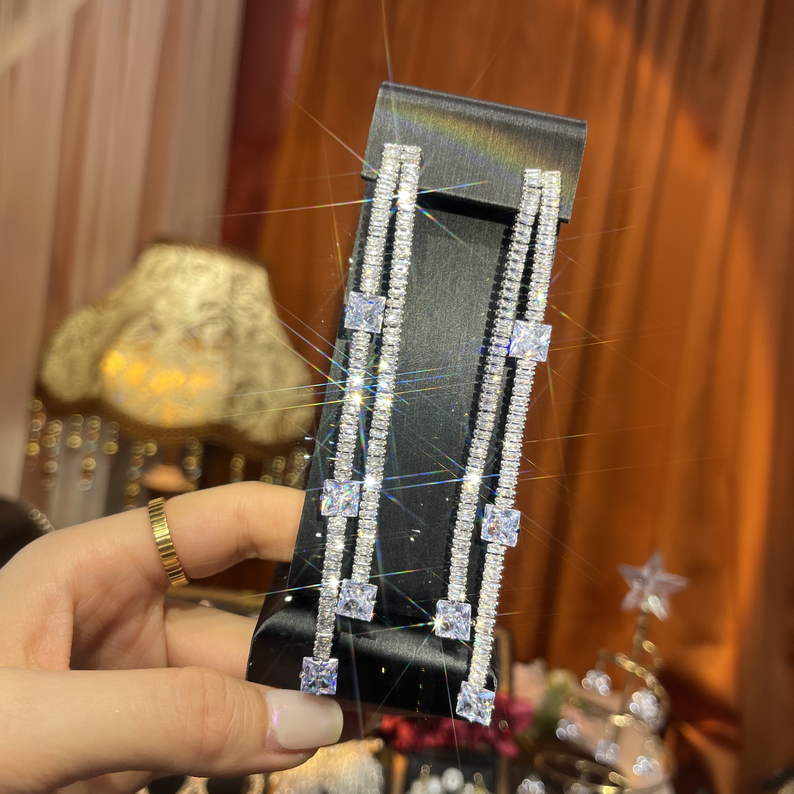 铜合金耳饰 素美】轻奢锆石超闪长款流苏耳环时尚小众气质满钻耳饰