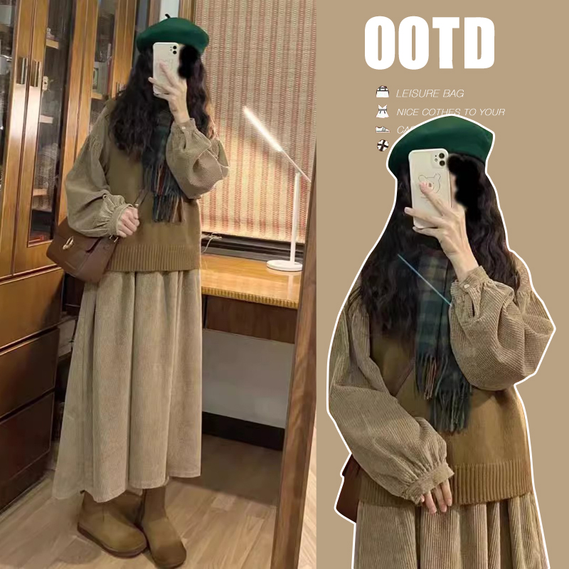 2023新款孕妇装秋冬新款美拉德温柔复古慵懒风马甲连衣裙两件套装