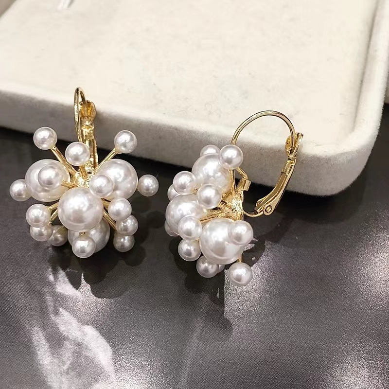 米丁 铜合金仿珍珠耳饰法式轻奢小众珠珠优雅精致温柔设计感耳环