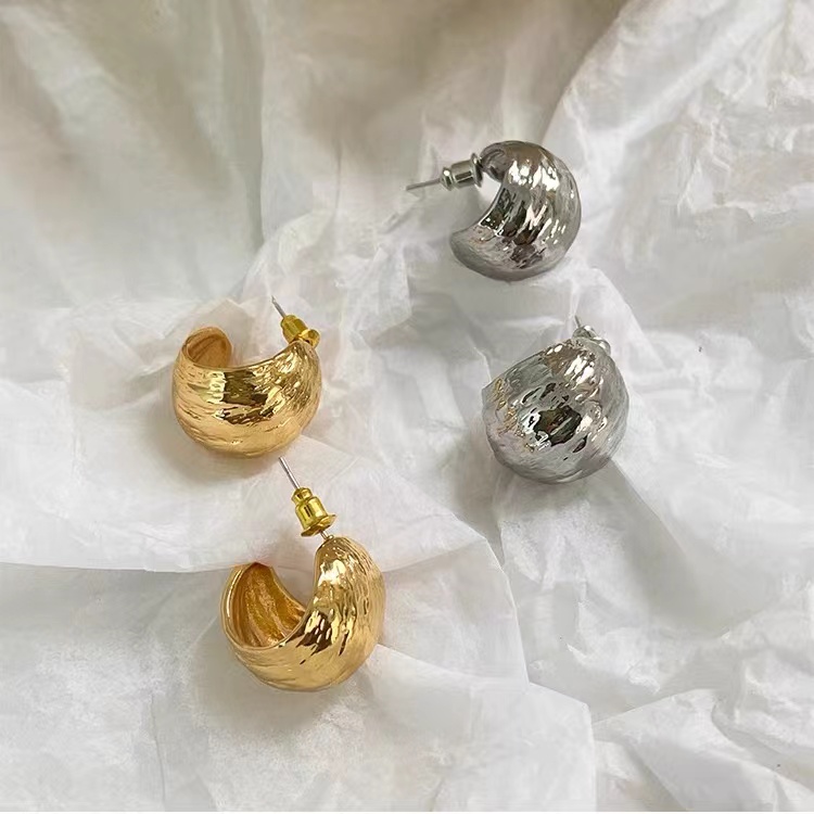 铜合金耳饰 小众设计感气质简约弯弯耳环法式ins百搭03852时尚