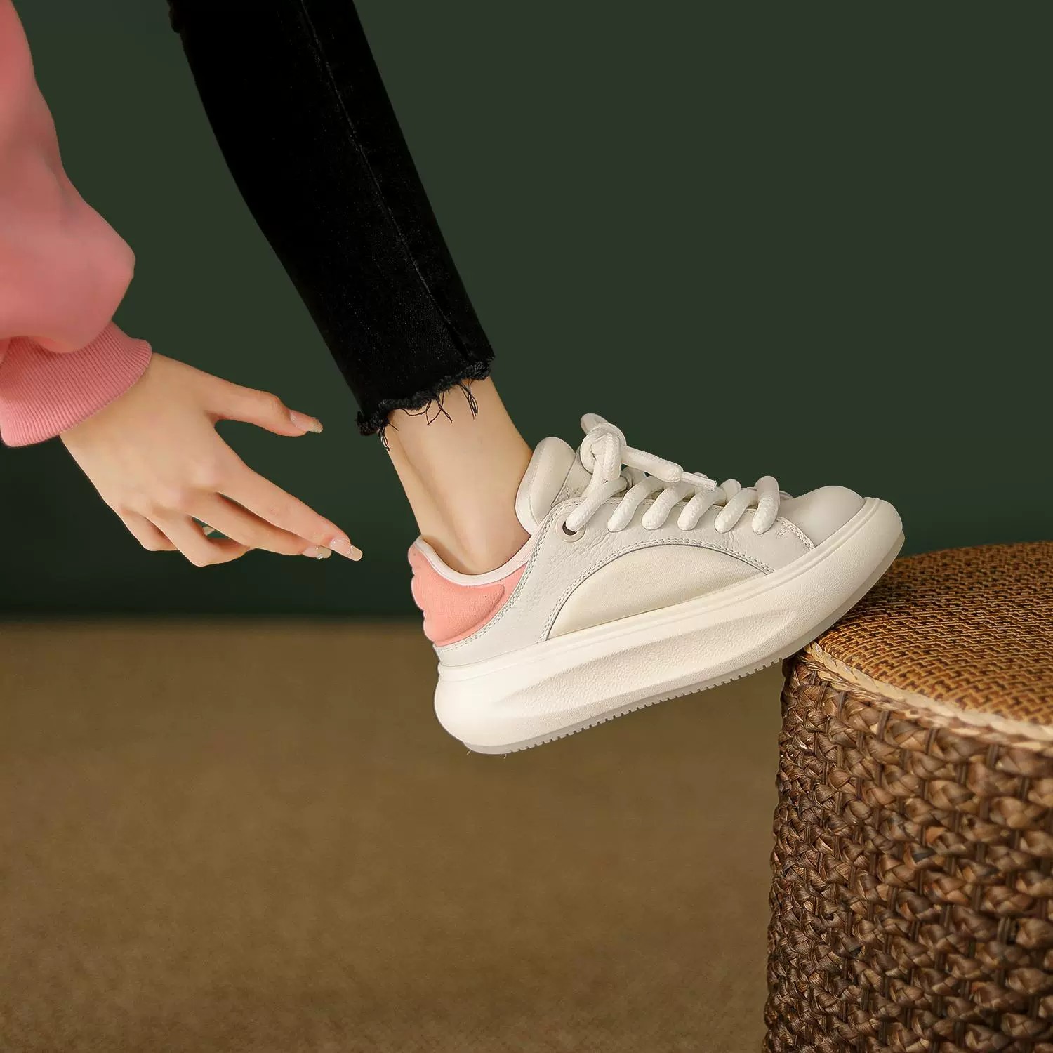 厚底增高小白鞋女2023秋季新款爆款时尚百搭学生潮韩版休闲运动鞋