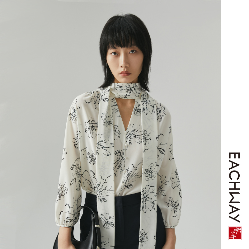 Eachway/艺之卉飘带领子印花浪漫时尚衬衫ES31D00929