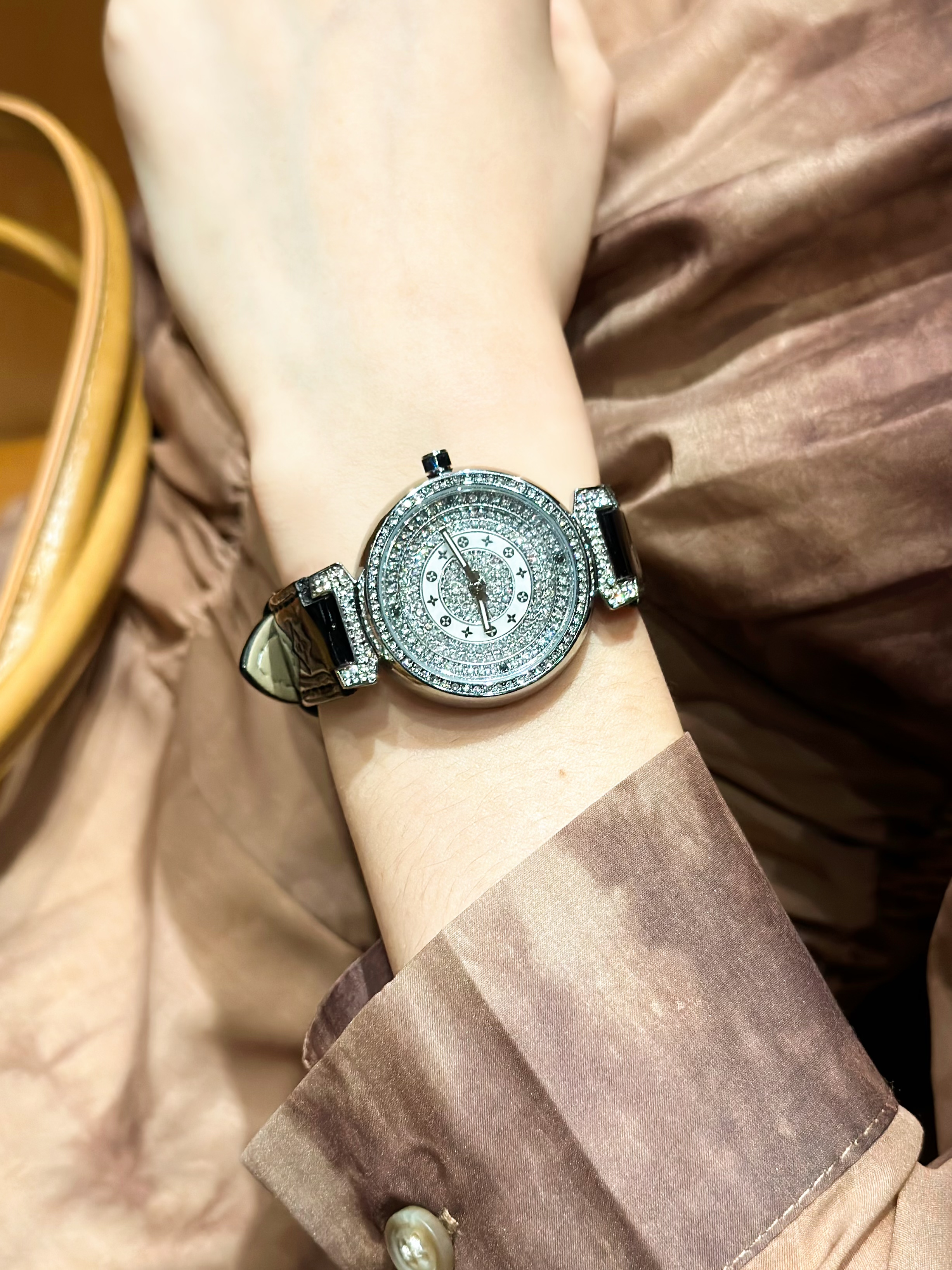 【四叶草】1012轻奢时尚奢华镶钻百搭女士手表