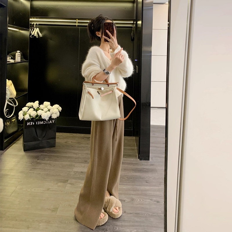 白色毛衣女秋冬季2023新款高级感法式针织衫糯慵慵懒风松弛感上衣
