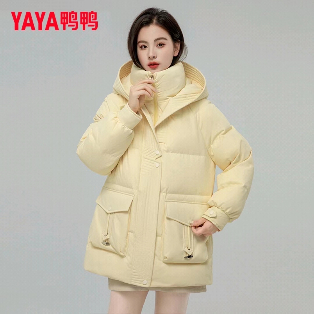 YAYA/鸭鸭正品鹅黄色中长款羽绒服2023年女士时尚高级感休闲外套