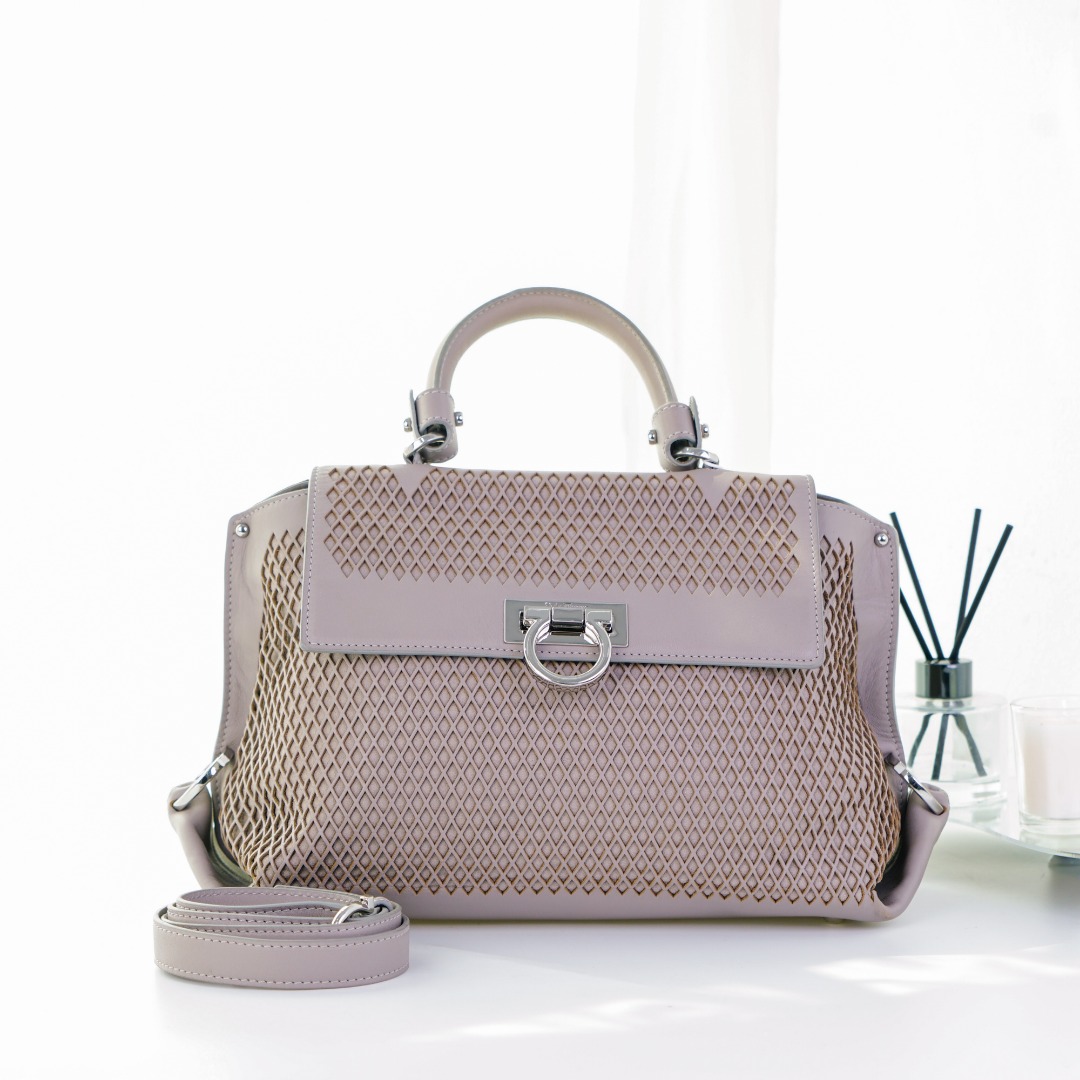 95新 FERRAGAMO/菲拉格慕 菲拉格慕裸色单肩手提包 TH23081270