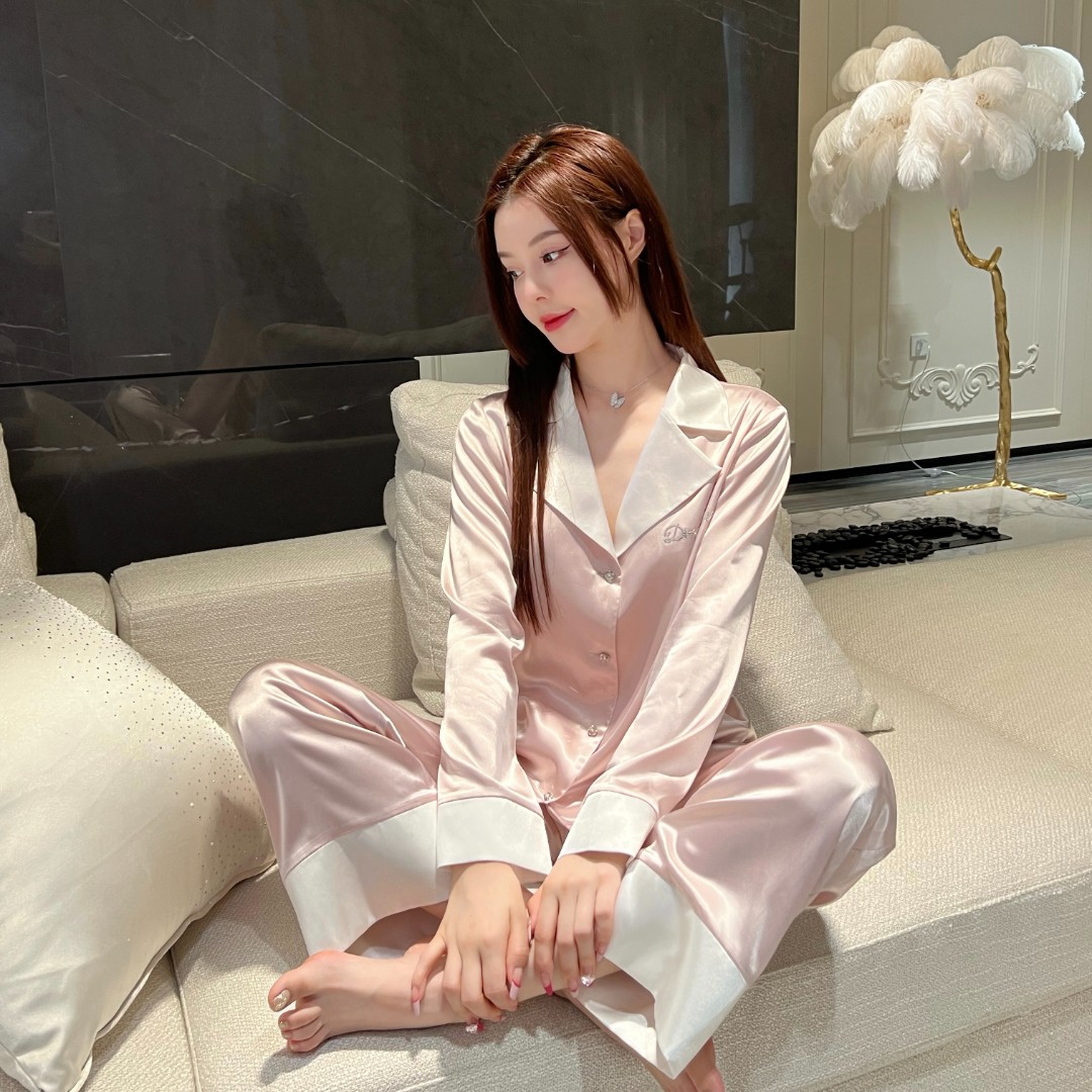 DDH品质家居 仙女款轻奢粉白撞色拼接玻尿酸缎面家居服睡衣套装