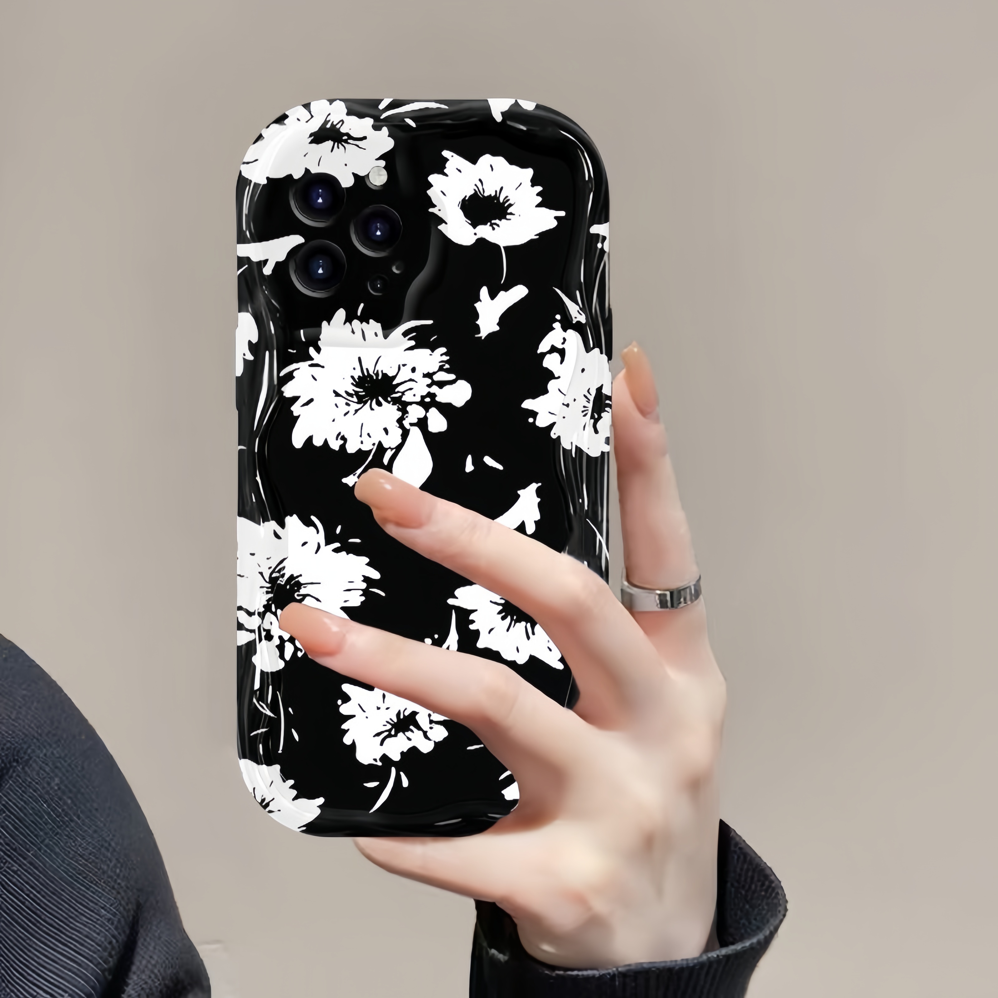 高颜值暗黑花朵苹果15Pro手机壳iPhone14小米OPPO华为vivo防摔套