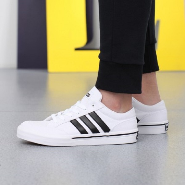adidas阿迪达斯男鞋休闲鞋板鞋新款GVP帆布运动鞋AW5081