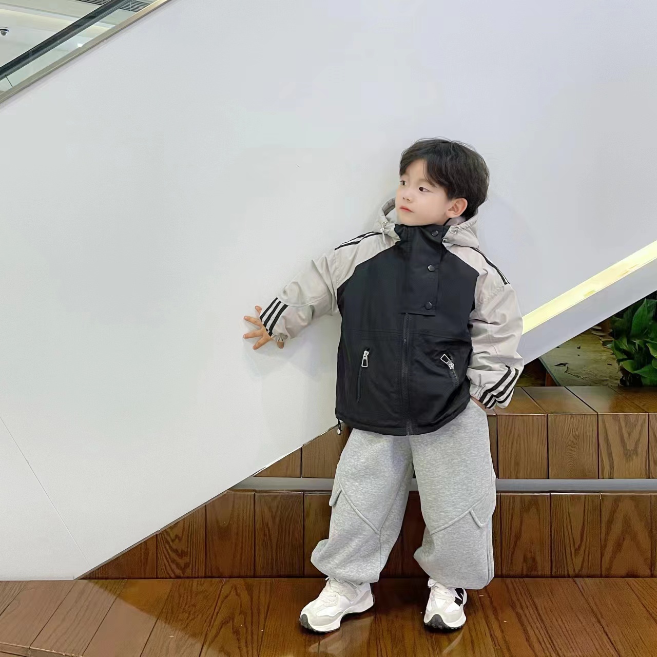 冬季儿童韩系三条杠加棉连帽外套100-170