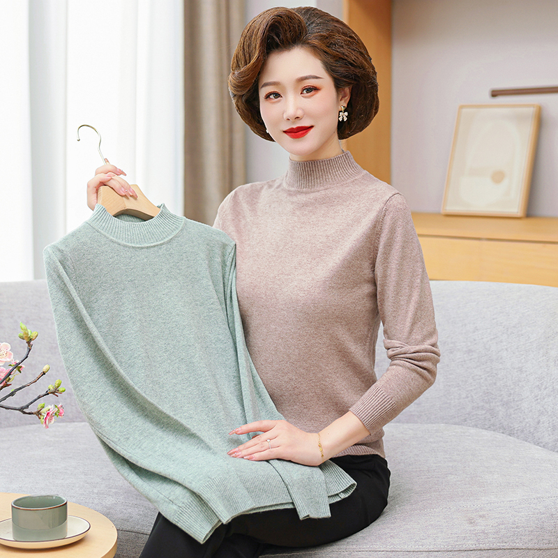 宽松妈妈春秋半高领打底上衣中年女秋装洋气毛衣中老年装针织小衫