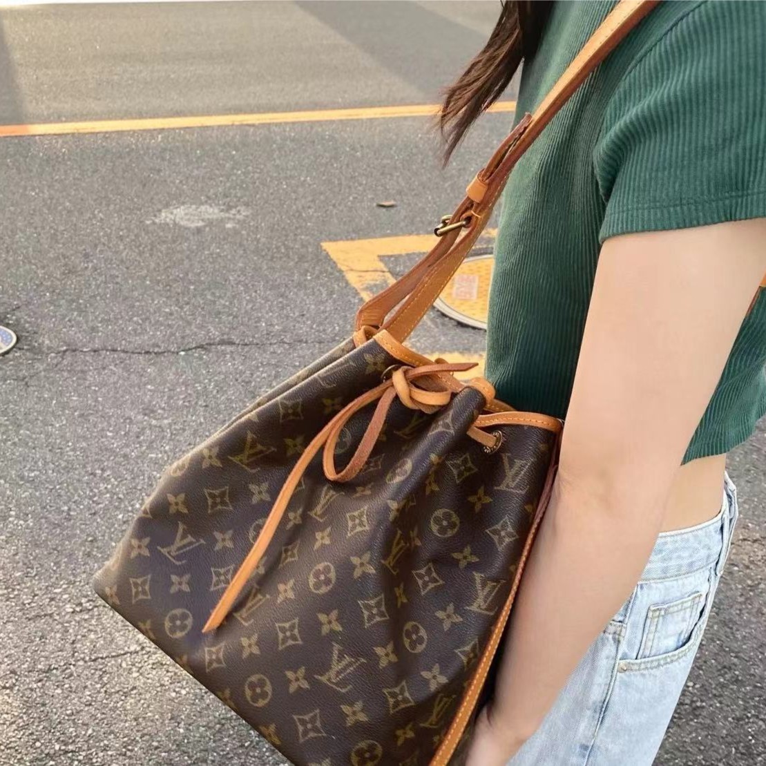 95新 LouisVuitton/路易威登 LV  老花抽绳水桶包中号  KK