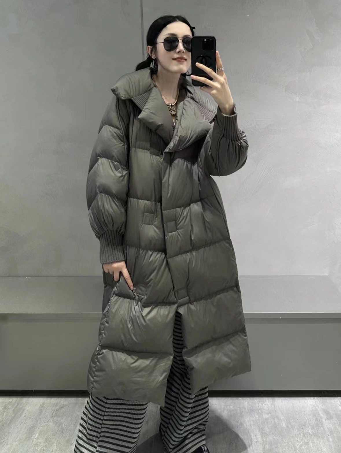 维也娜 2023年冬季新款潮流时尚保暖羽绒服AB-6191