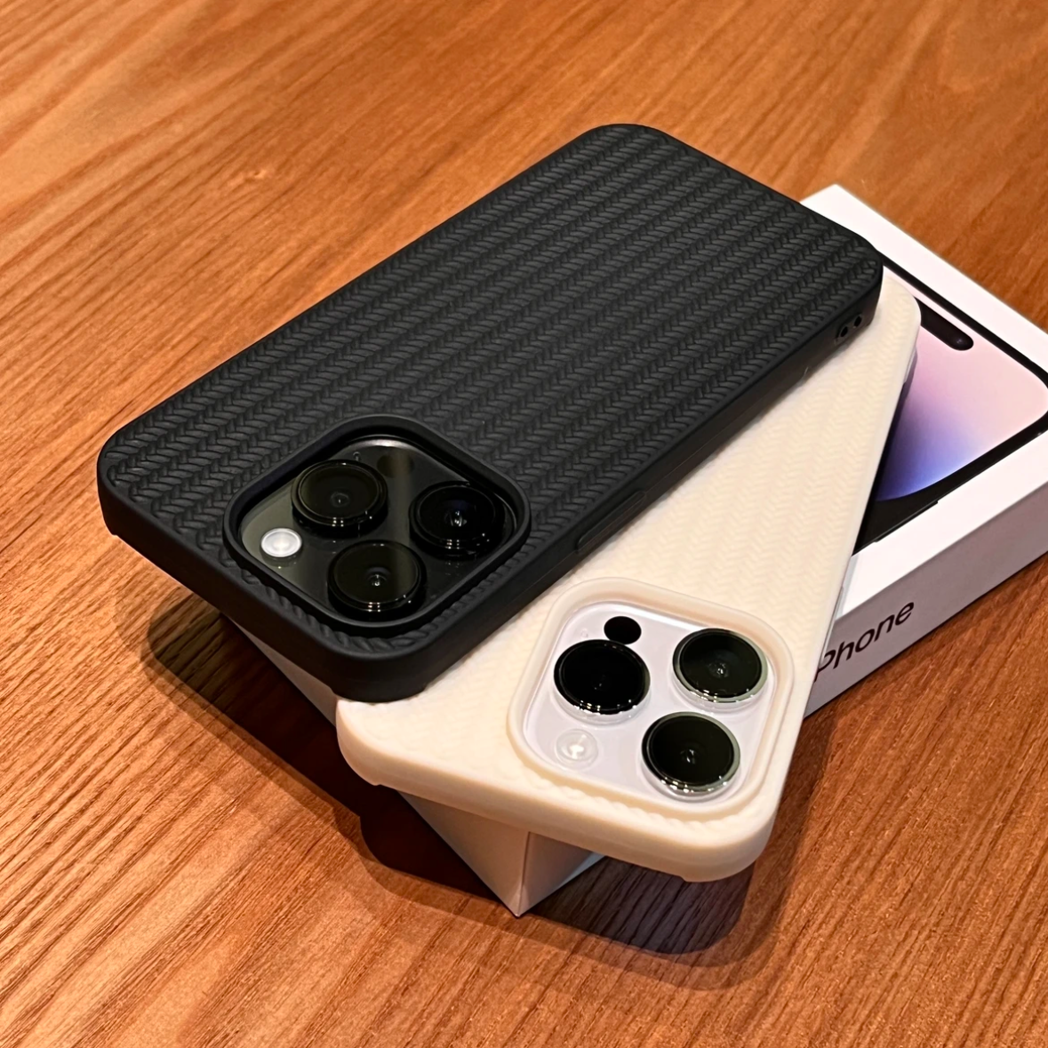 BANCA高级黑白色编织纹iPhone15/14promax手机壳苹果13肤感12软11